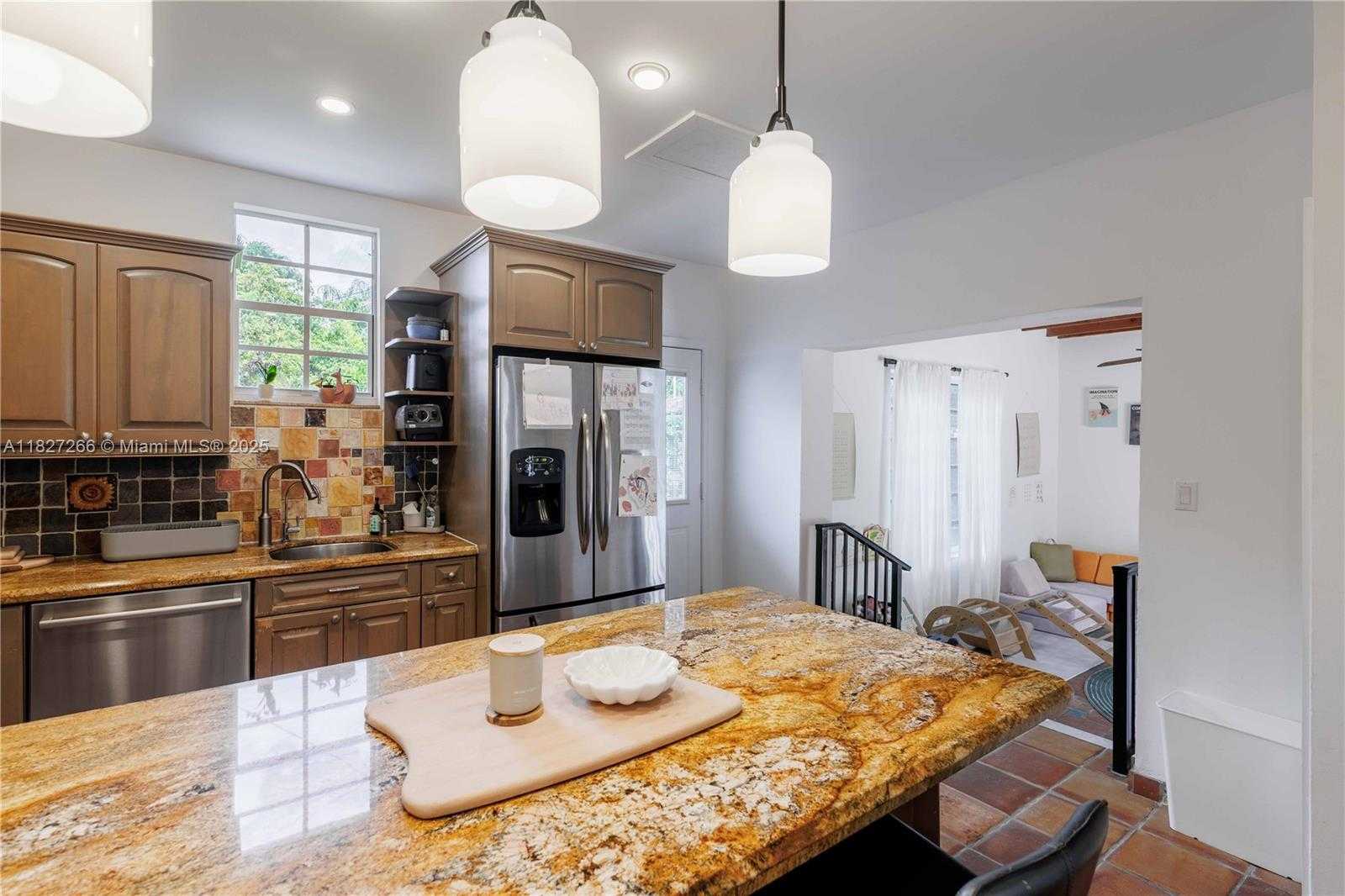 Small Image of 1210 GENOA ST, Coral Gables Number 15