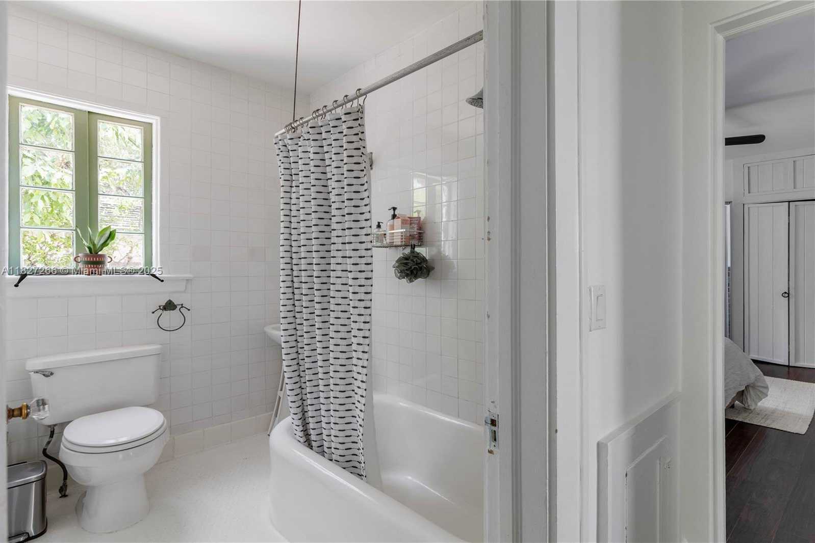 Small Image of 1210 GENOA ST, Coral Gables Number 20