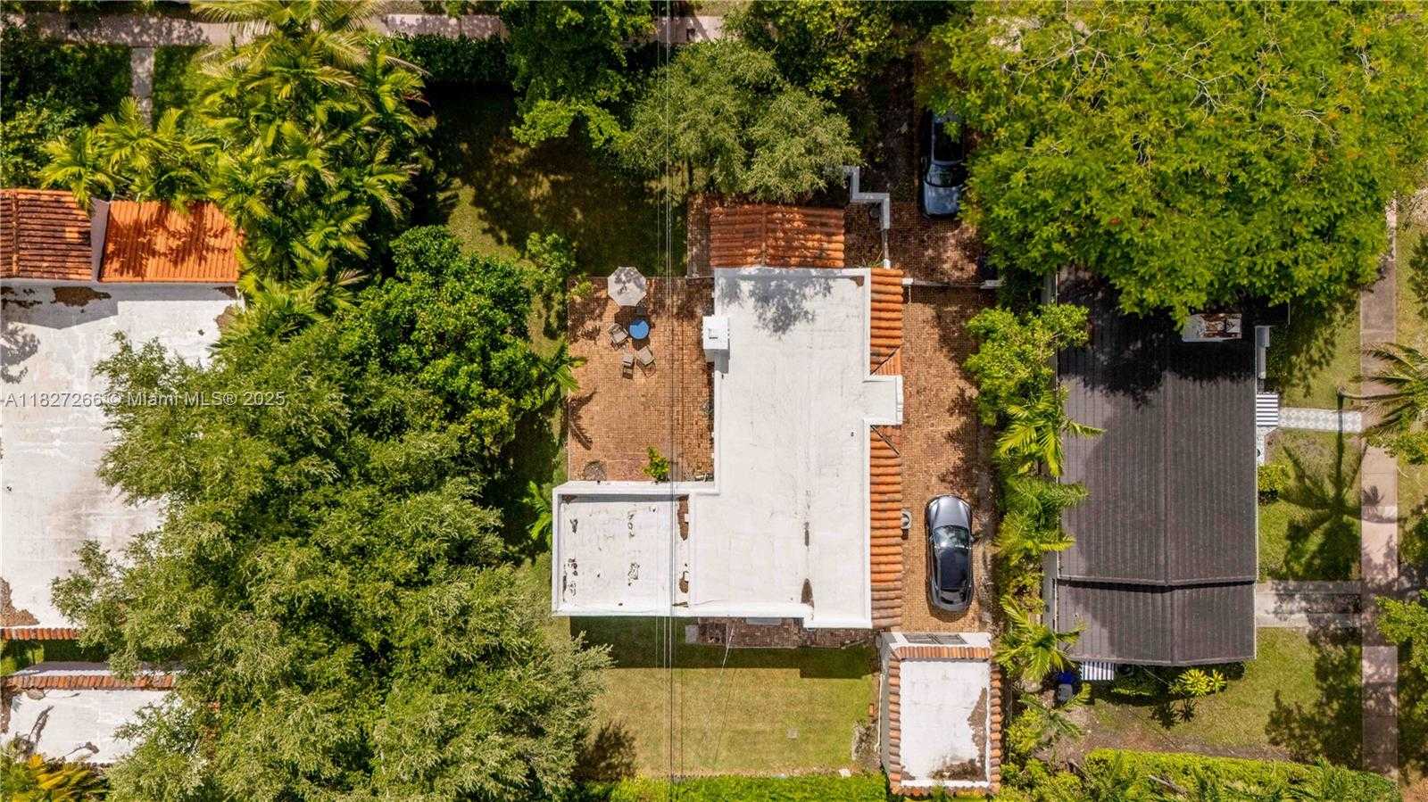 Small Image of 1210 GENOA ST, Coral Gables Number 30
