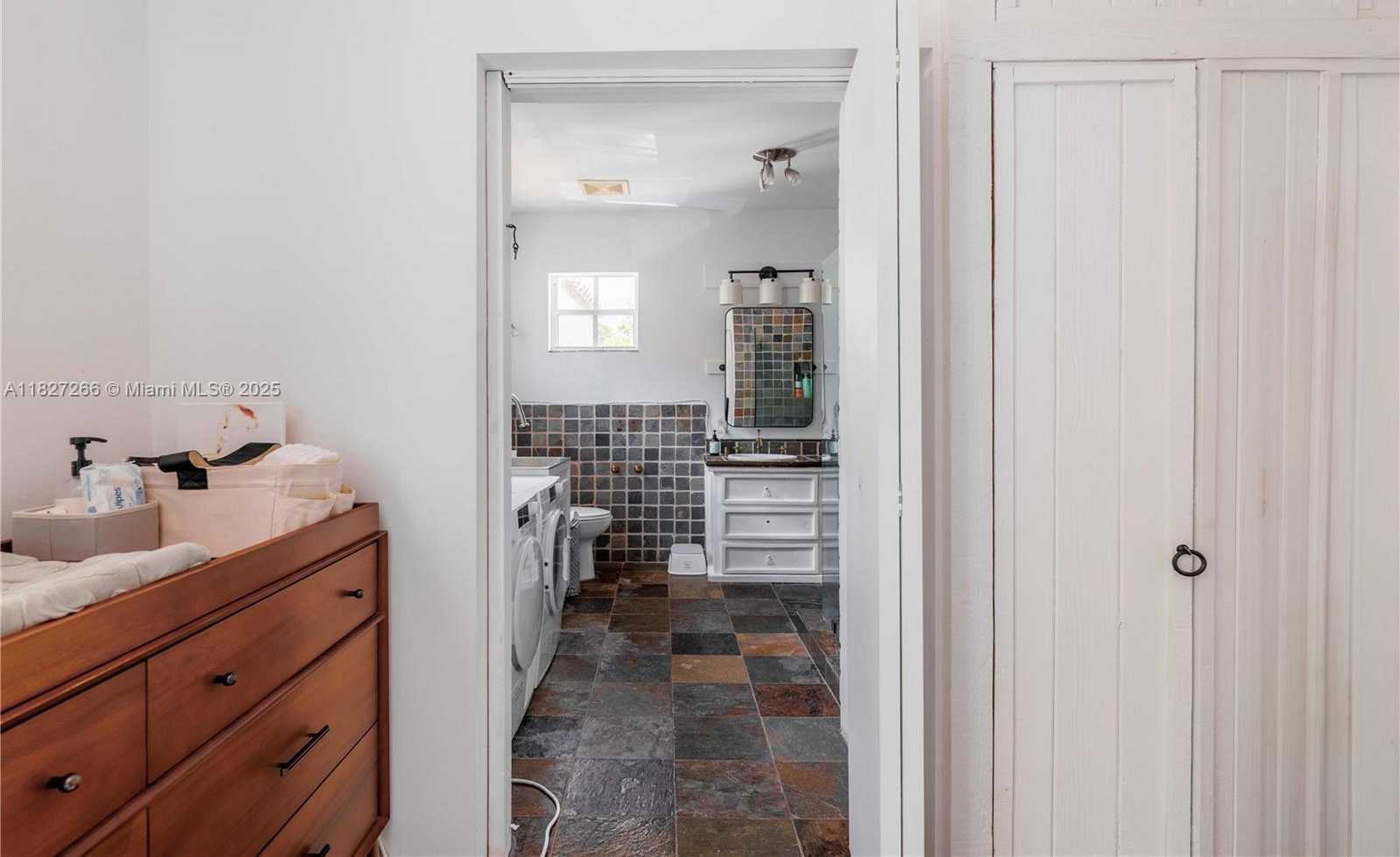 Small Image of 1210 GENOA ST, Coral Gables Number 40