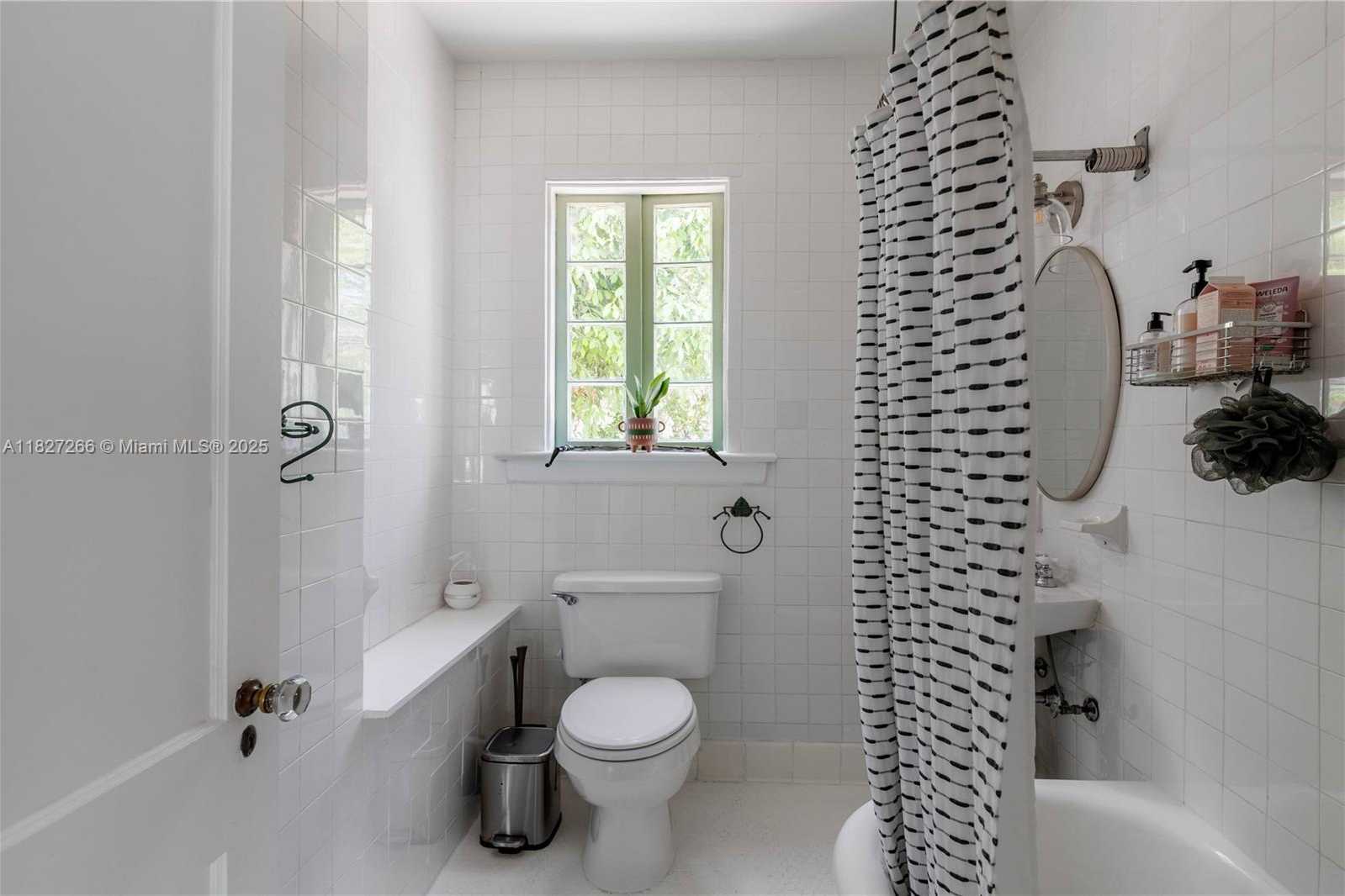 Small Image of 1210 GENOA ST, Coral Gables Number 63