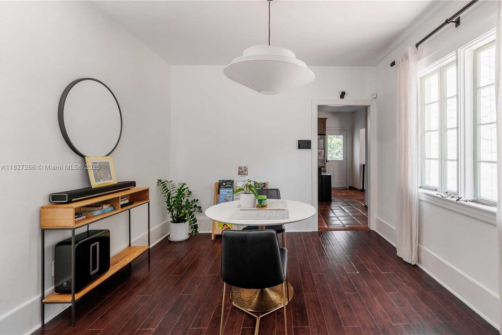 Small Image of 1210 GENOA ST, Coral Gables Number 9
