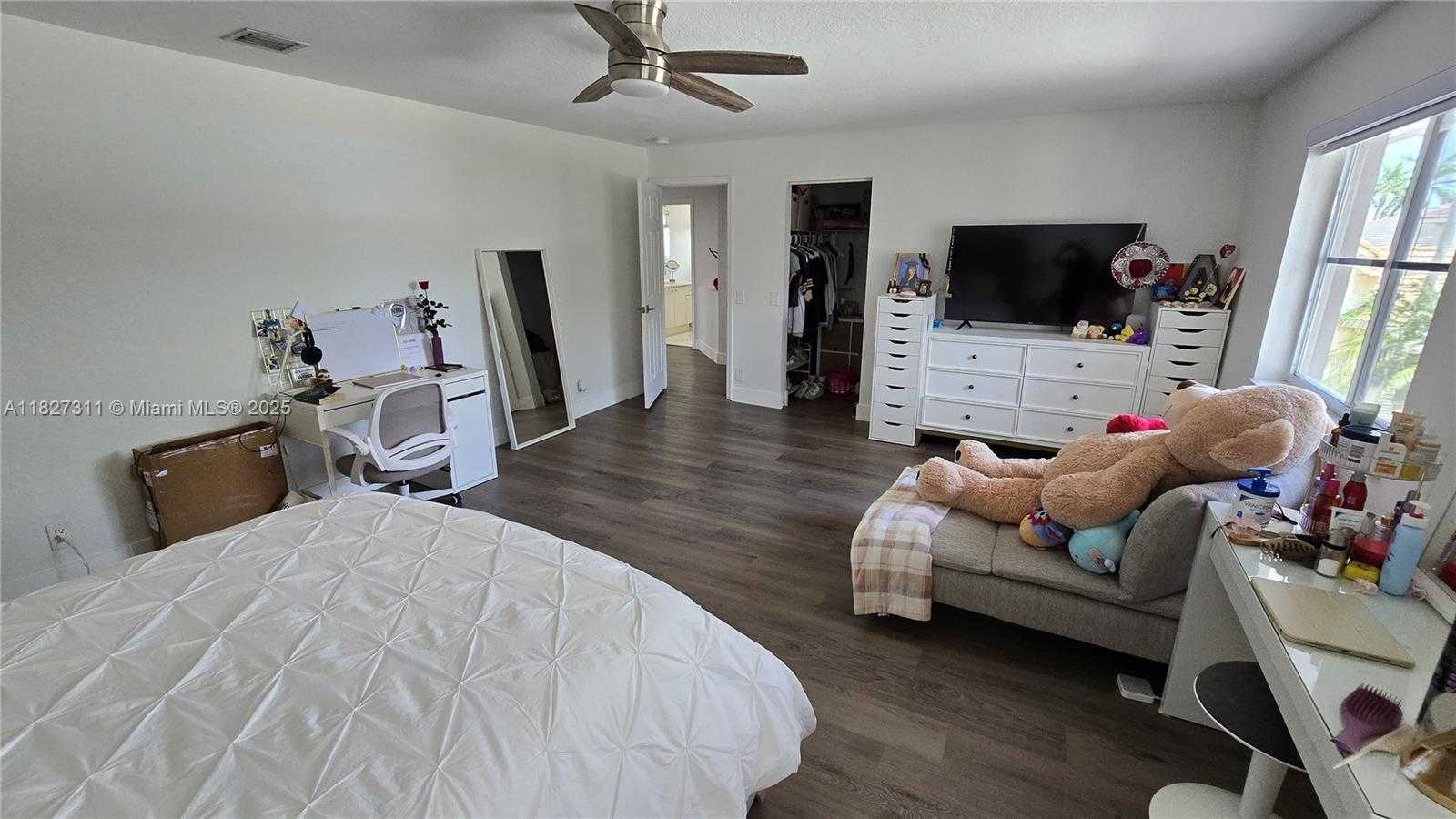 Small Image of 1425 CROSSBILL CT, Weston Number 38