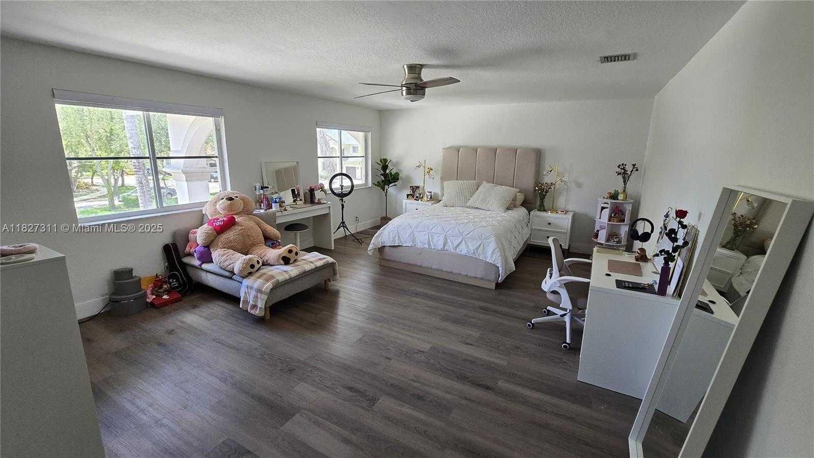 Small Image of 1425 CROSSBILL CT, Weston Number 39