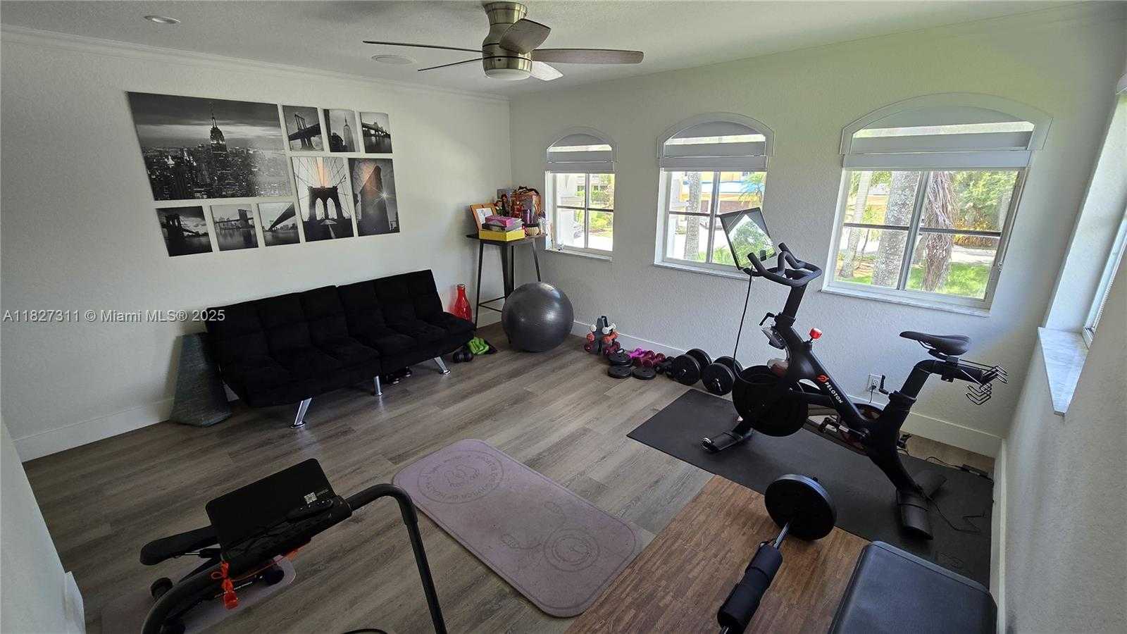 Small Image of 1425 CROSSBILL CT, Weston Number 43
