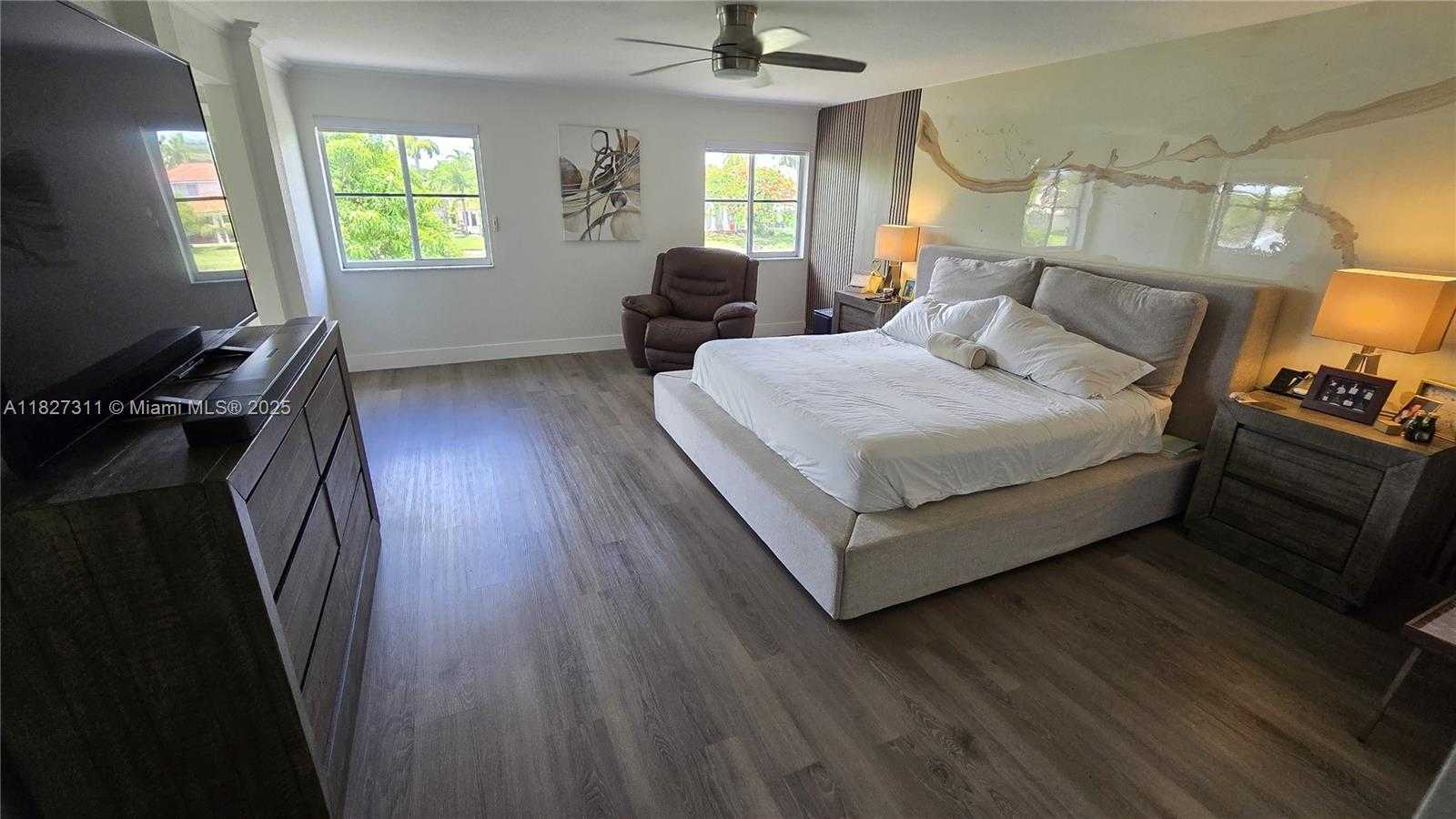 Small Image of 1425 CROSSBILL CT, Weston Number 46