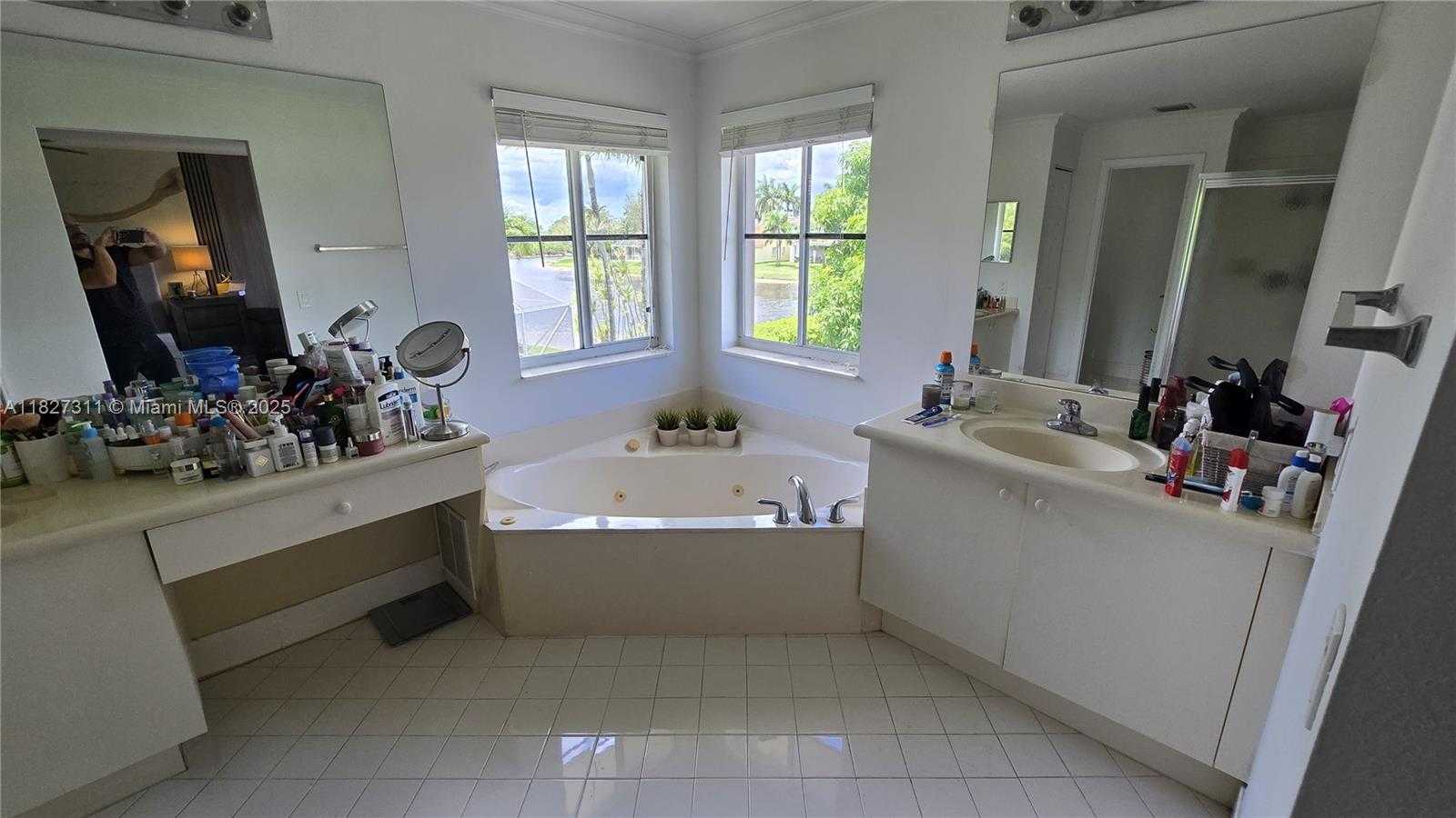 Small Image of 1425 CROSSBILL CT, Weston Number 49