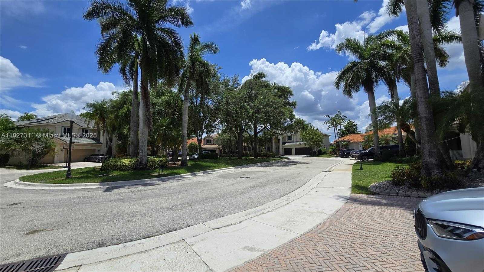 Small Image of 1425 CROSSBILL CT, Weston Number 6