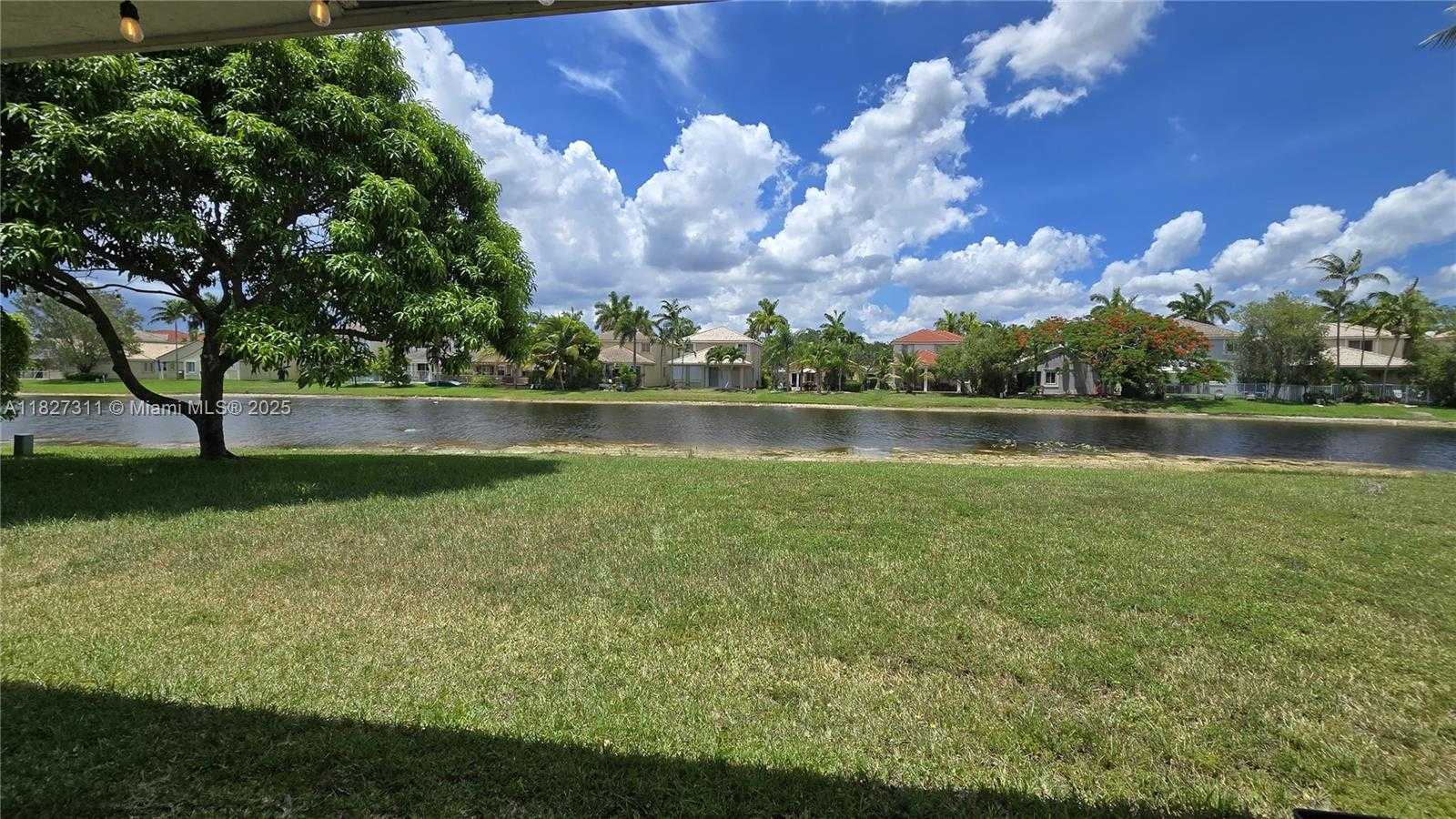 Small Image of 1425 CROSSBILL CT, Weston Number 65