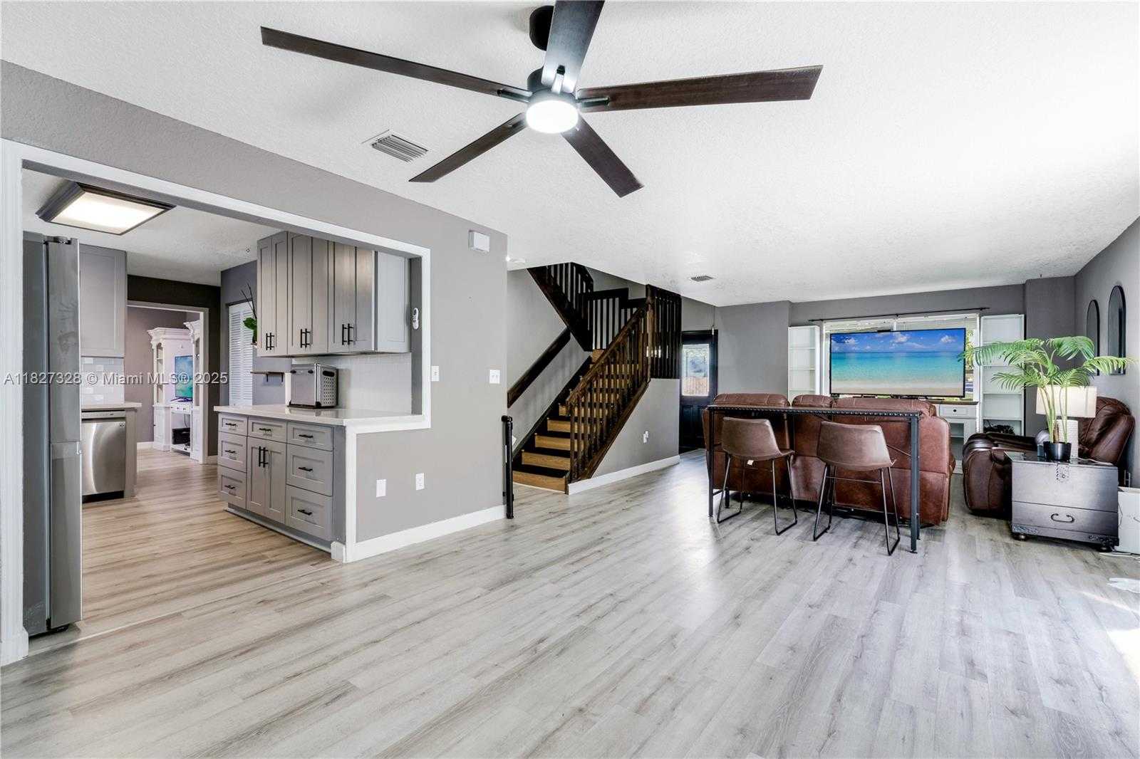 Small Image of 9891 SOUTH WEST 221ST TER, Cutler Bay Number 11