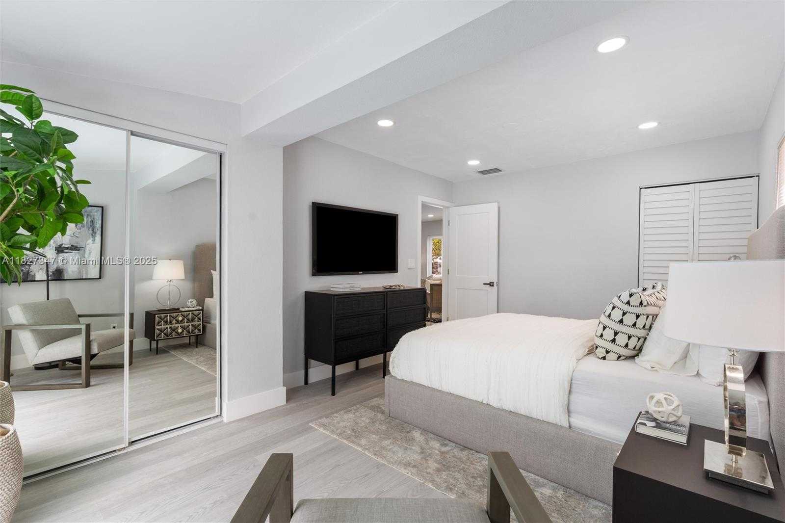 Small Image of 410 NORTH EAST 58TH CT, Oakland Park Number 13