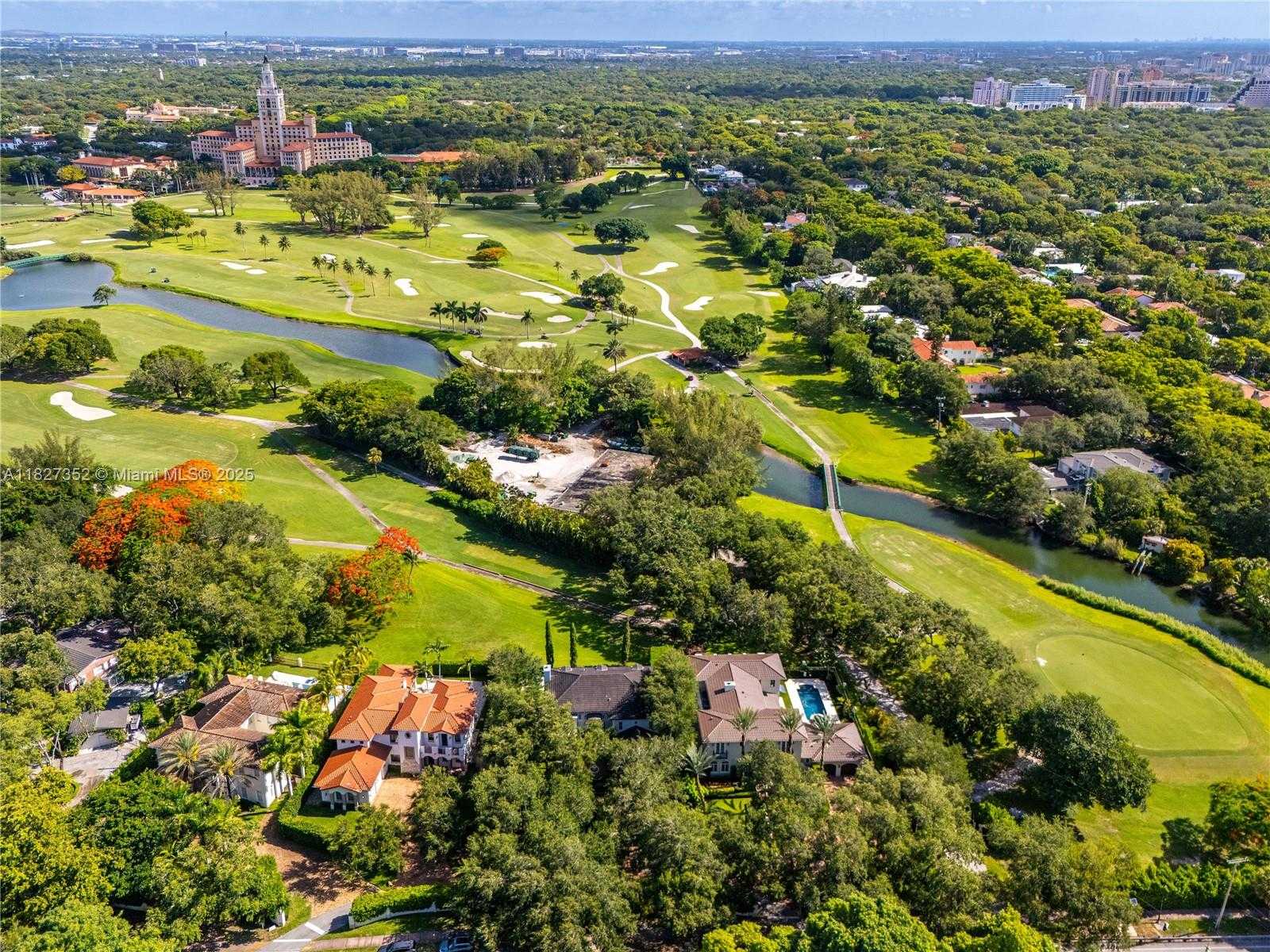 Small Image of 1171 TIARA CT, Coral Gables Number 2