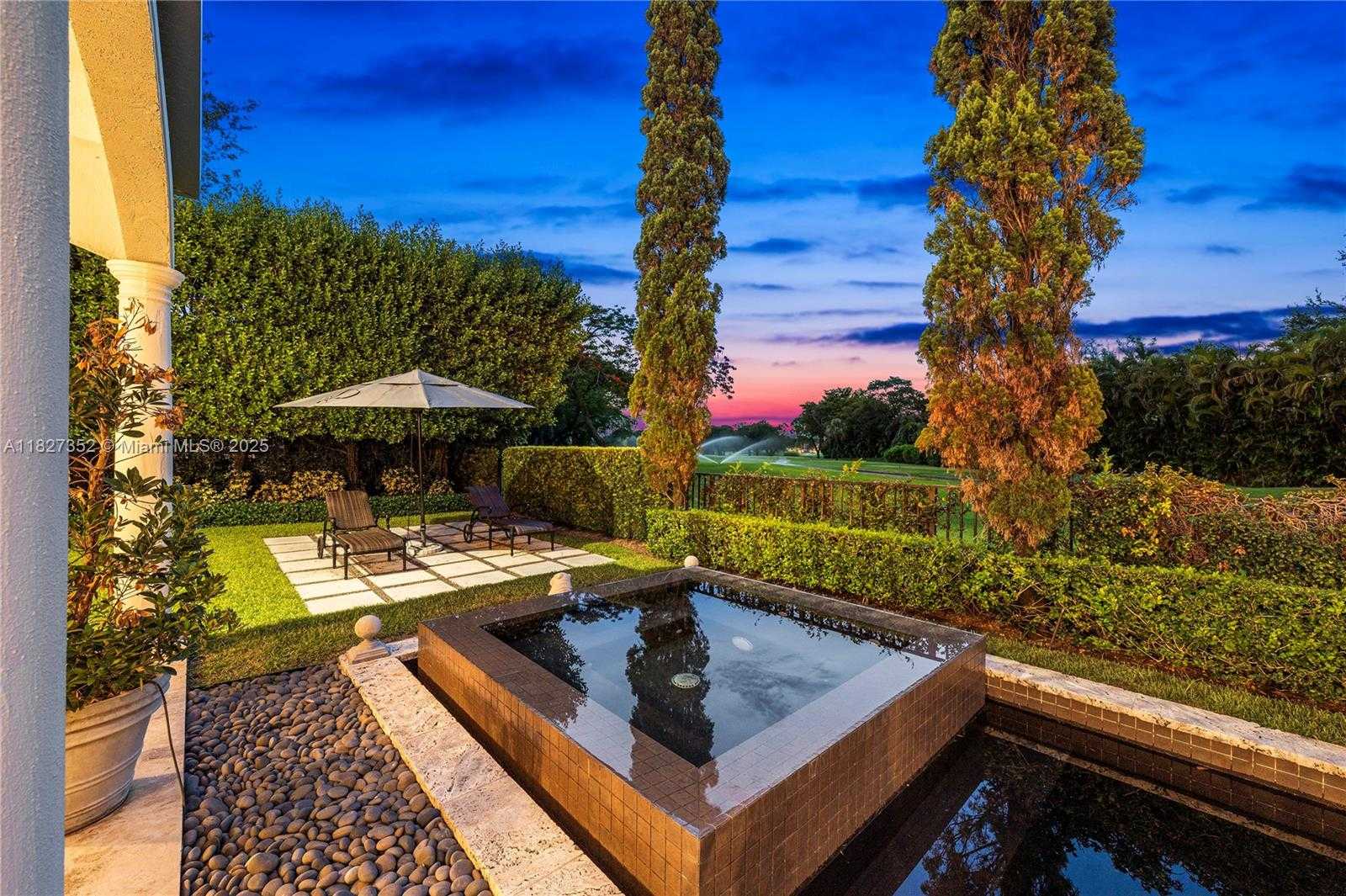 Small Image of 1171 TIARA CT, Coral Gables Number 3