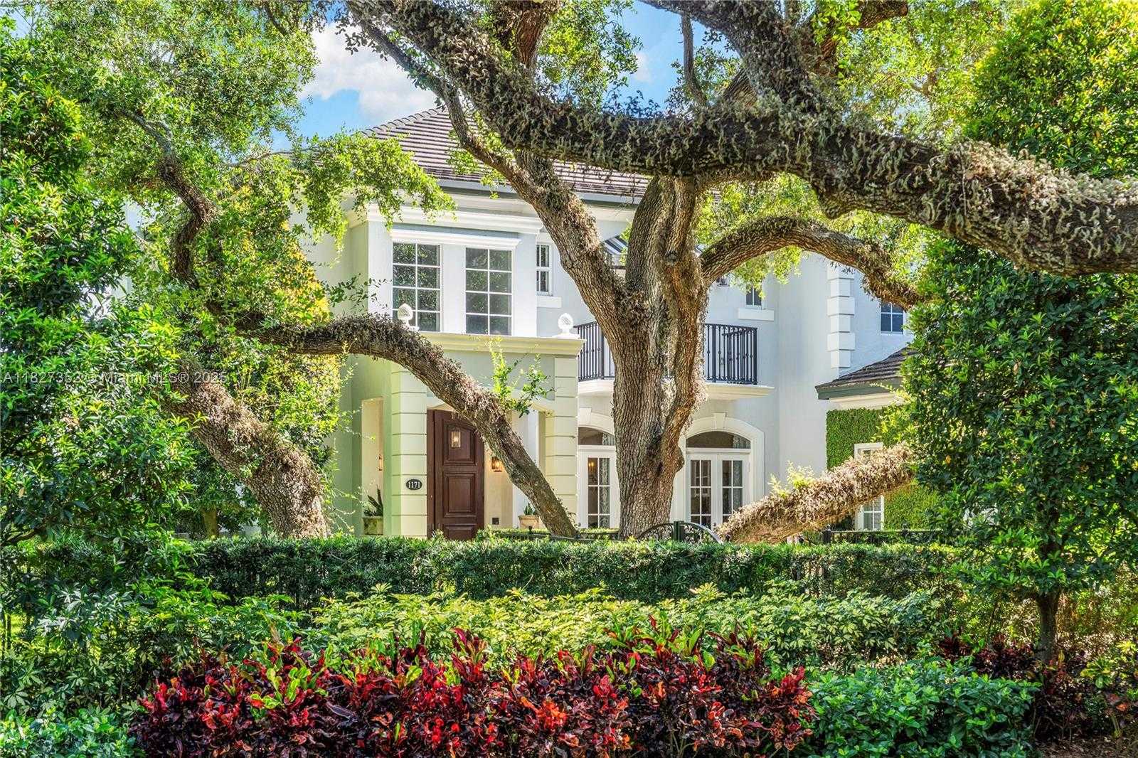 Small Image of 1171 TIARA CT, Coral Gables Number 4