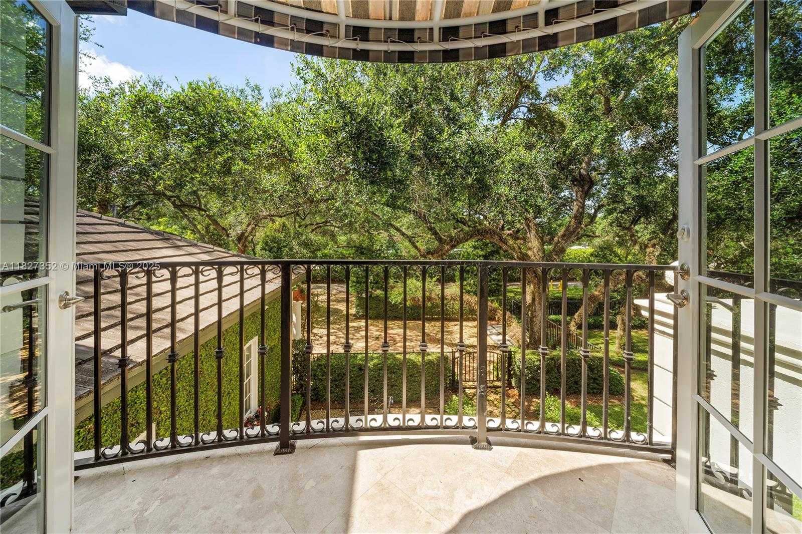Small Image of 1171 TIARA CT, Coral Gables Number 40