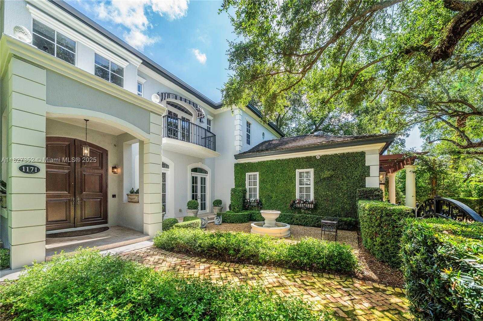 Small Image of 1171 TIARA CT, Coral Gables Number 5