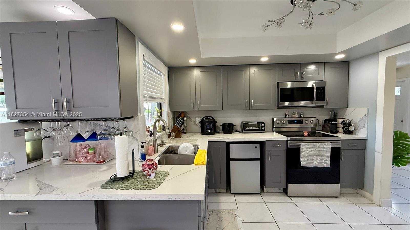 Small Image of 6646 NORTH WEST 1ST CT, Margate Number 15