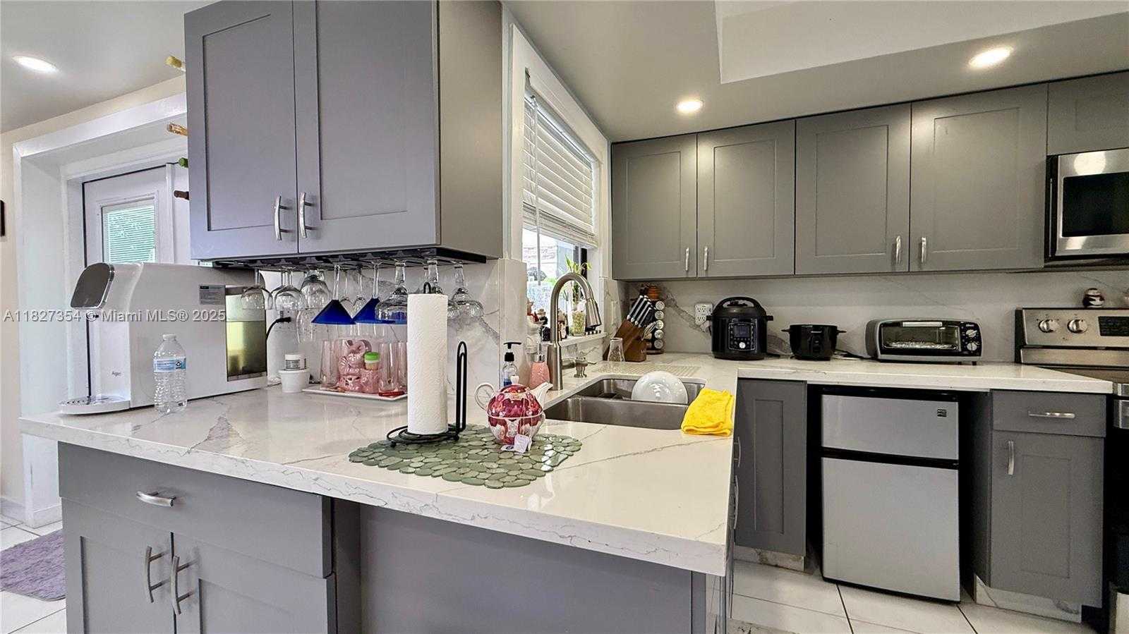 Small Image of 6646 NORTH WEST 1ST CT, Margate Number 20