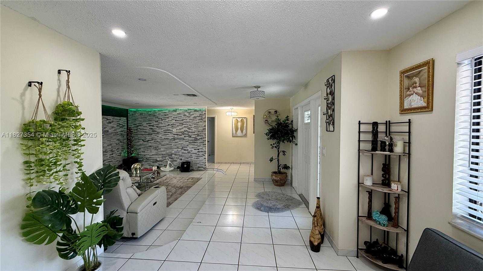 Small Image of 6646 NORTH WEST 1ST CT, Margate Number 22