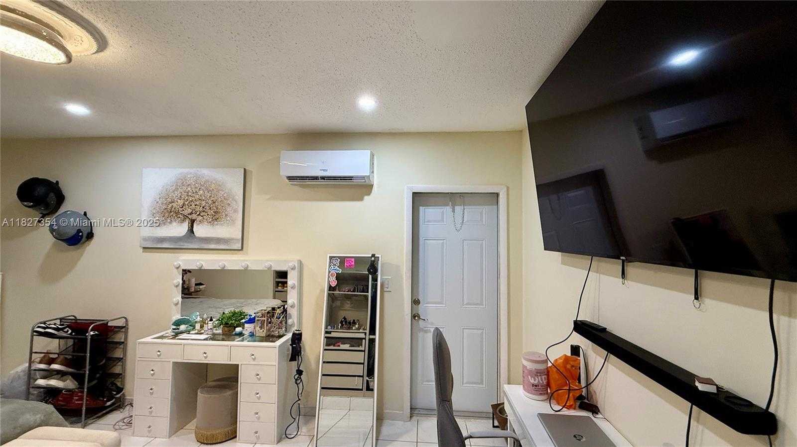 Small Image of 6646 NORTH WEST 1ST CT, Margate Number 34