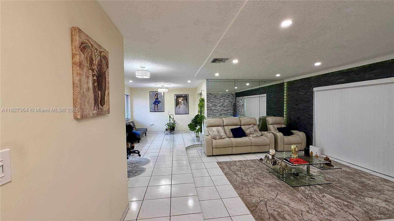 Small Image of 6646 NORTH WEST 1ST CT, Margate Number 39