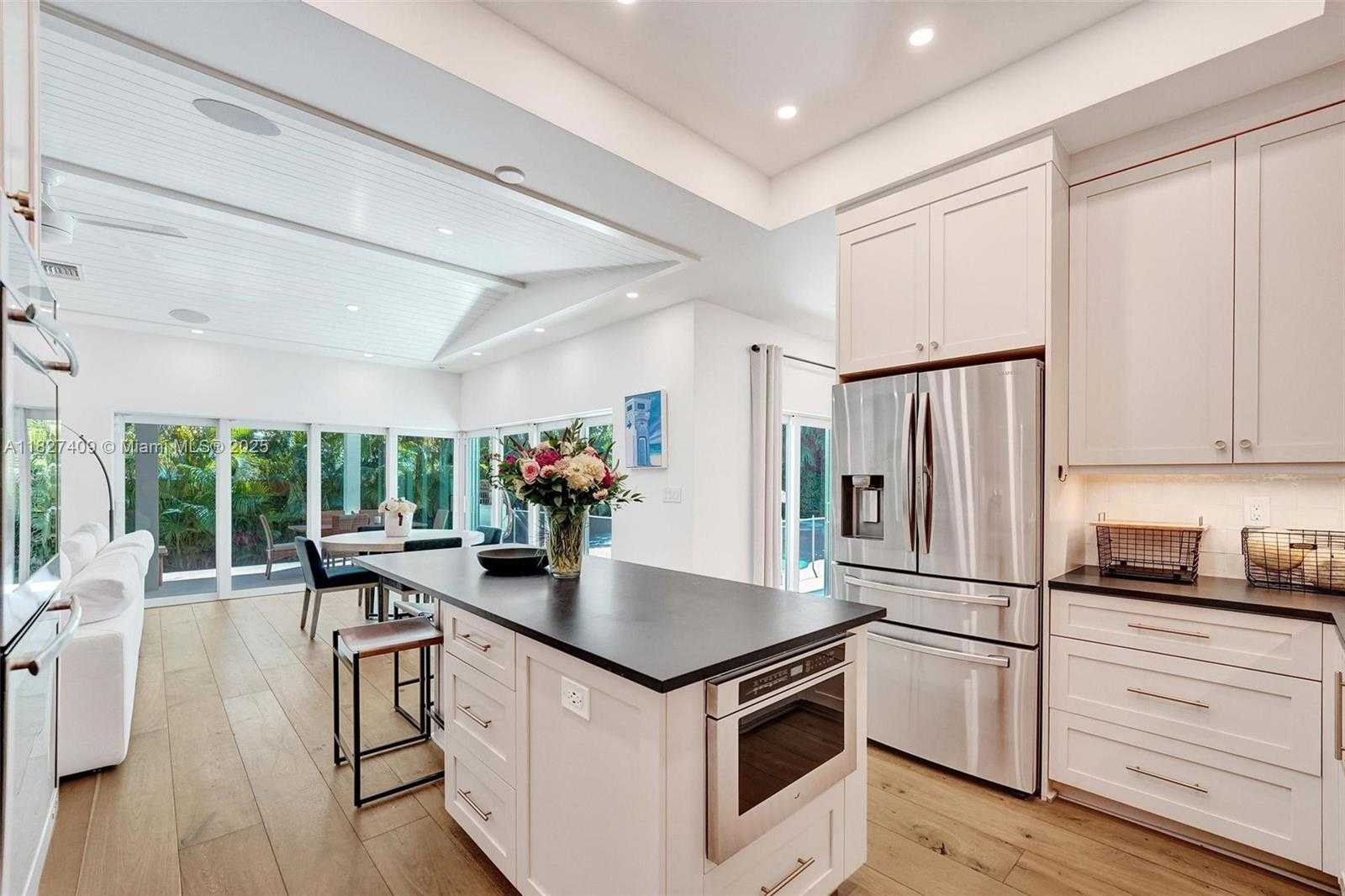 Small Image of 1206 EAST LAKE DR, Fort Lauderdale Number 19