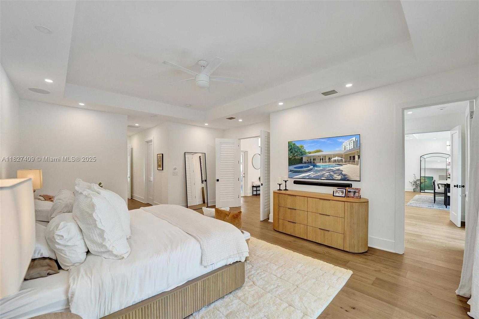 Small Image of 1206 EAST LAKE DR, Fort Lauderdale Number 31