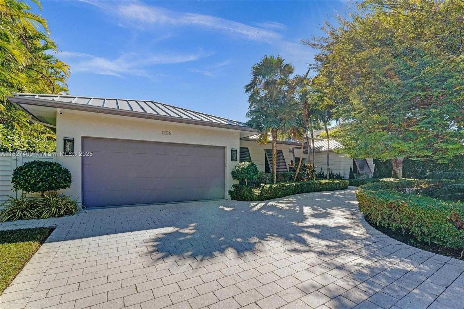 Small Image of 1206 EAST LAKE DR, Fort Lauderdale Number 4