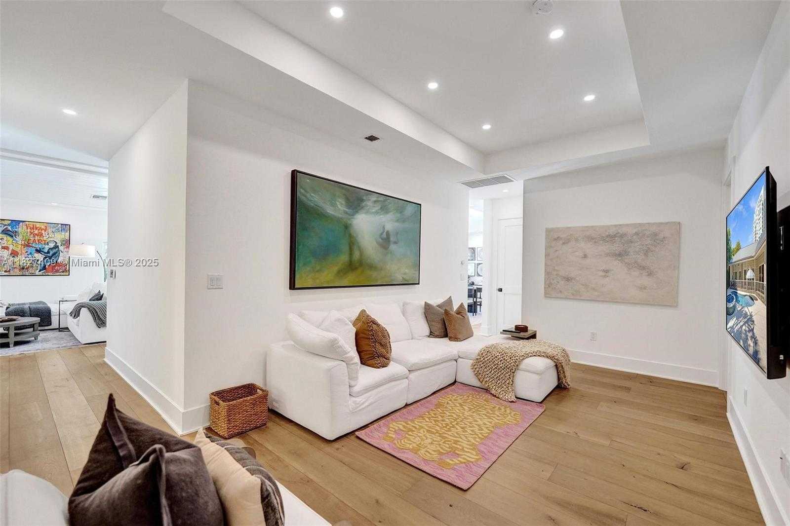 Small Image of 1206 EAST LAKE DR, Fort Lauderdale Number 43
