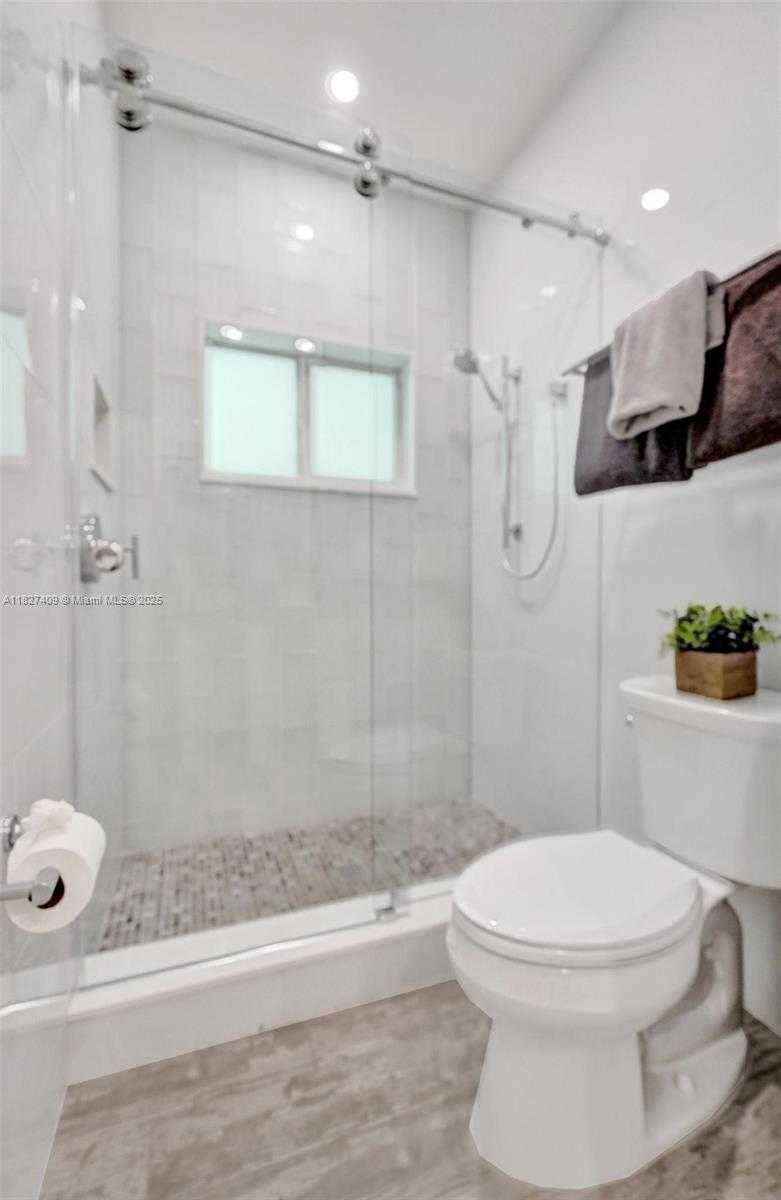 Small Image of 1206 EAST LAKE DR, Fort Lauderdale Number 50
