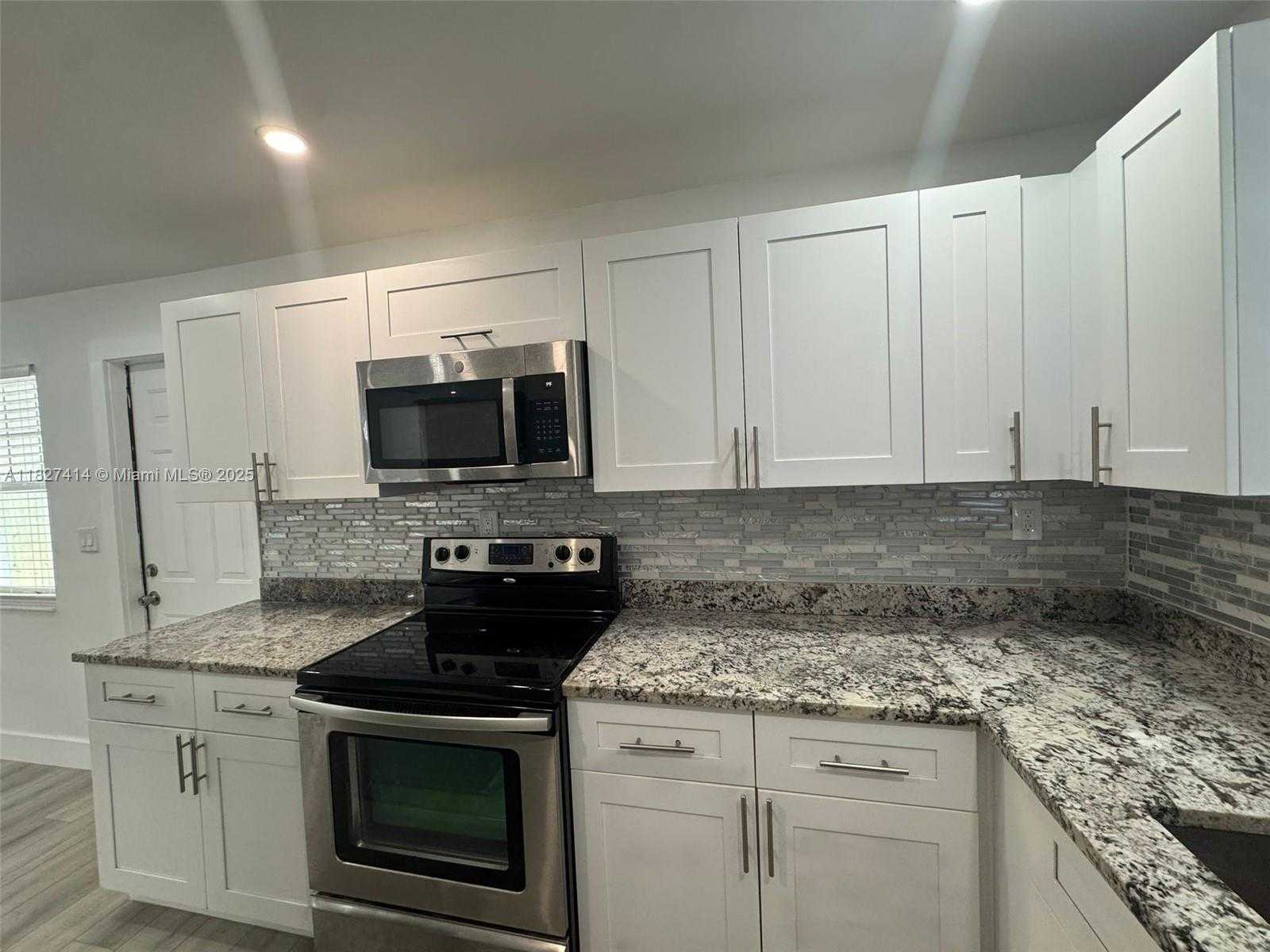 Small Image of 1657 SOUTH WEST 44TH AVE, Fort Lauderdale Number 11