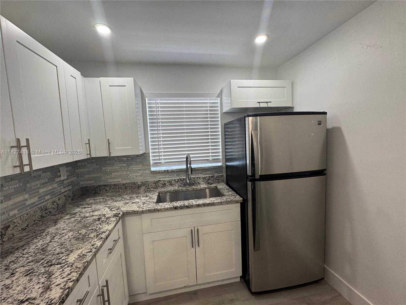 Small Image of 1657 SOUTH WEST 44TH AVE, Fort Lauderdale Number 12