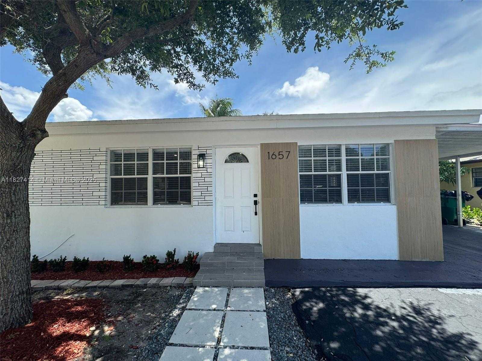 Small Image of 1657 SOUTH WEST 44TH AVE, Fort Lauderdale Number 2