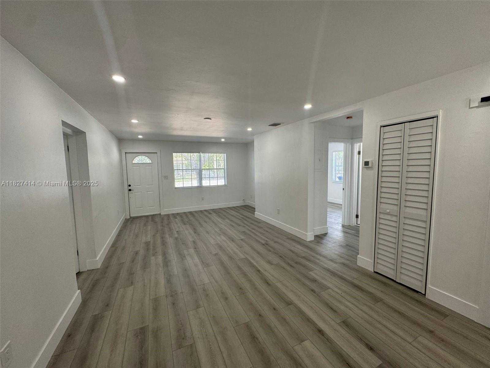 Small Image of 1657 SOUTH WEST 44TH AVE, Fort Lauderdale Number 7