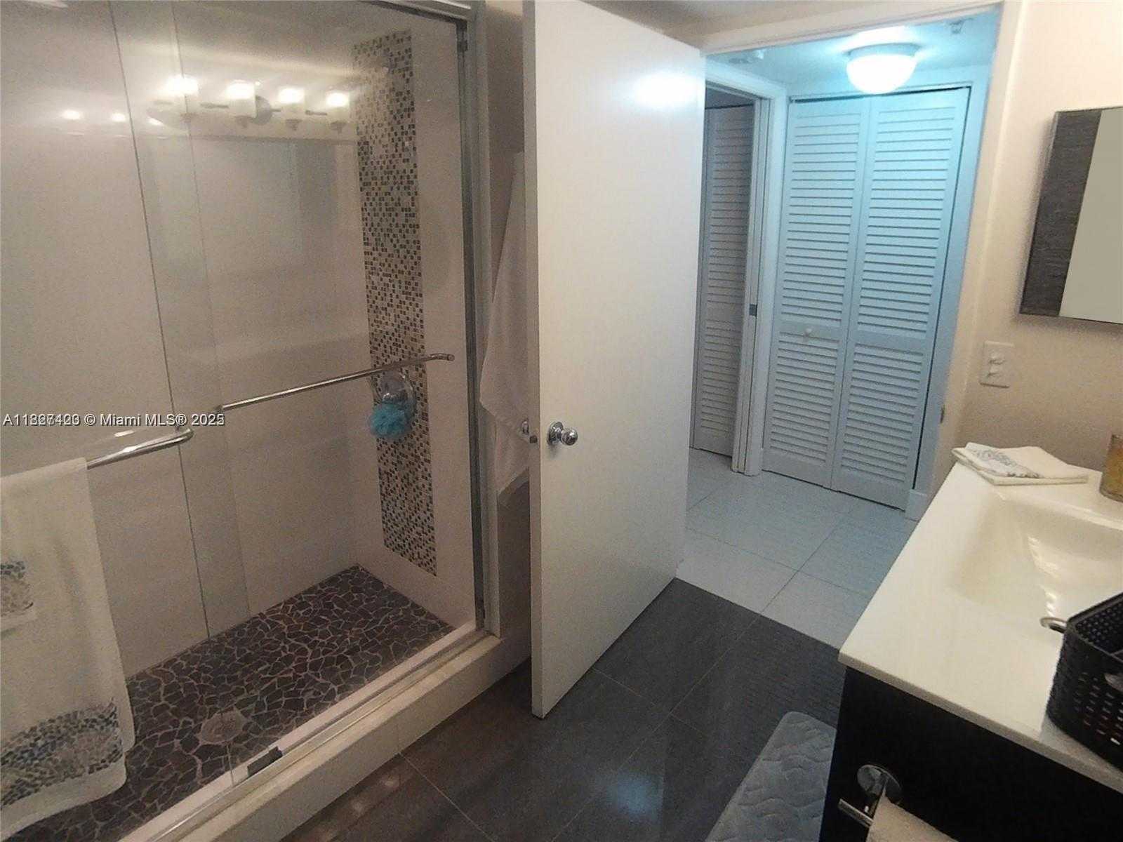 Small Image of 4560 NORTH WEST 107TH AVE, Doral Number 16