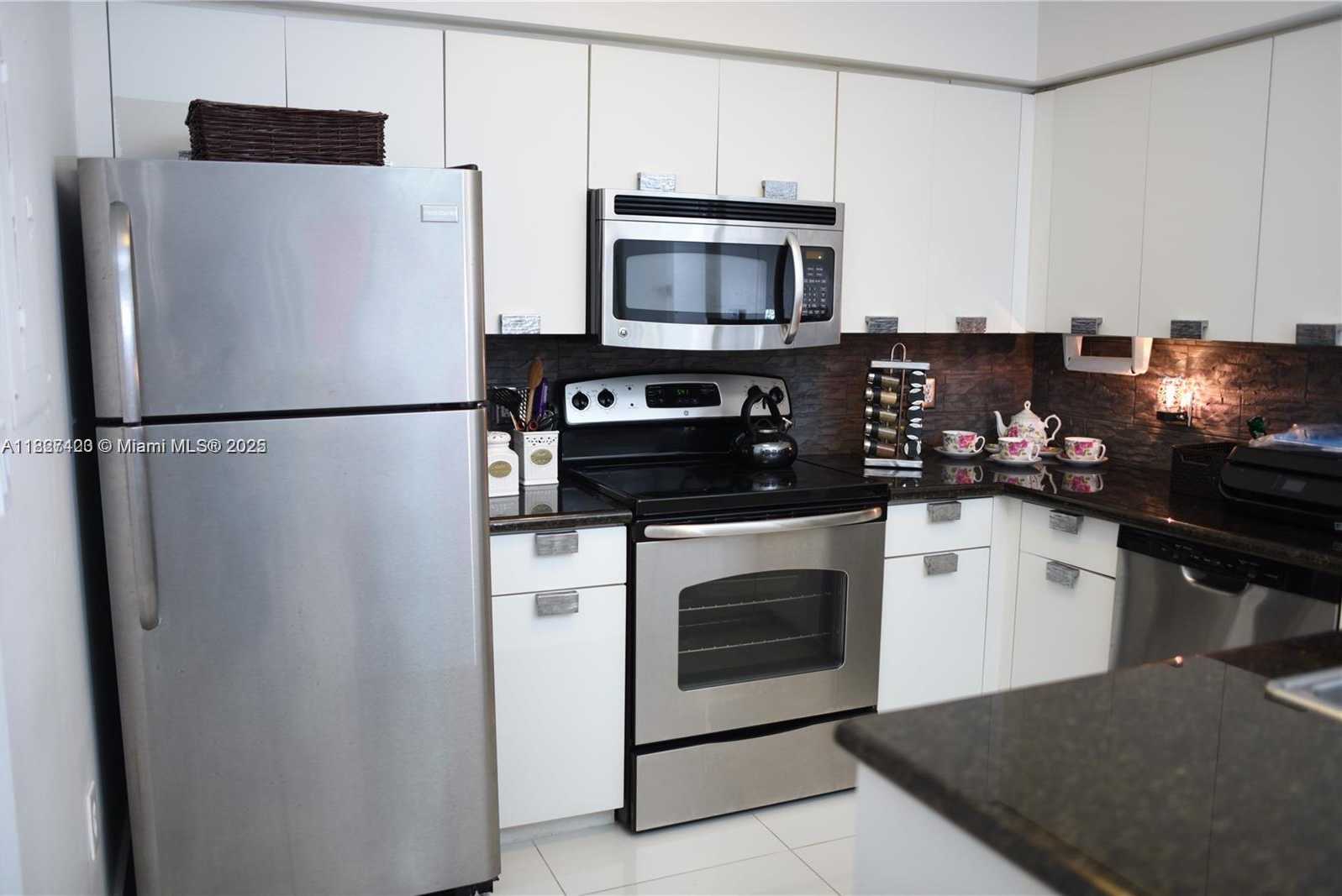 Small Image of 4560 NORTH WEST 107TH AVE, Doral Number 8