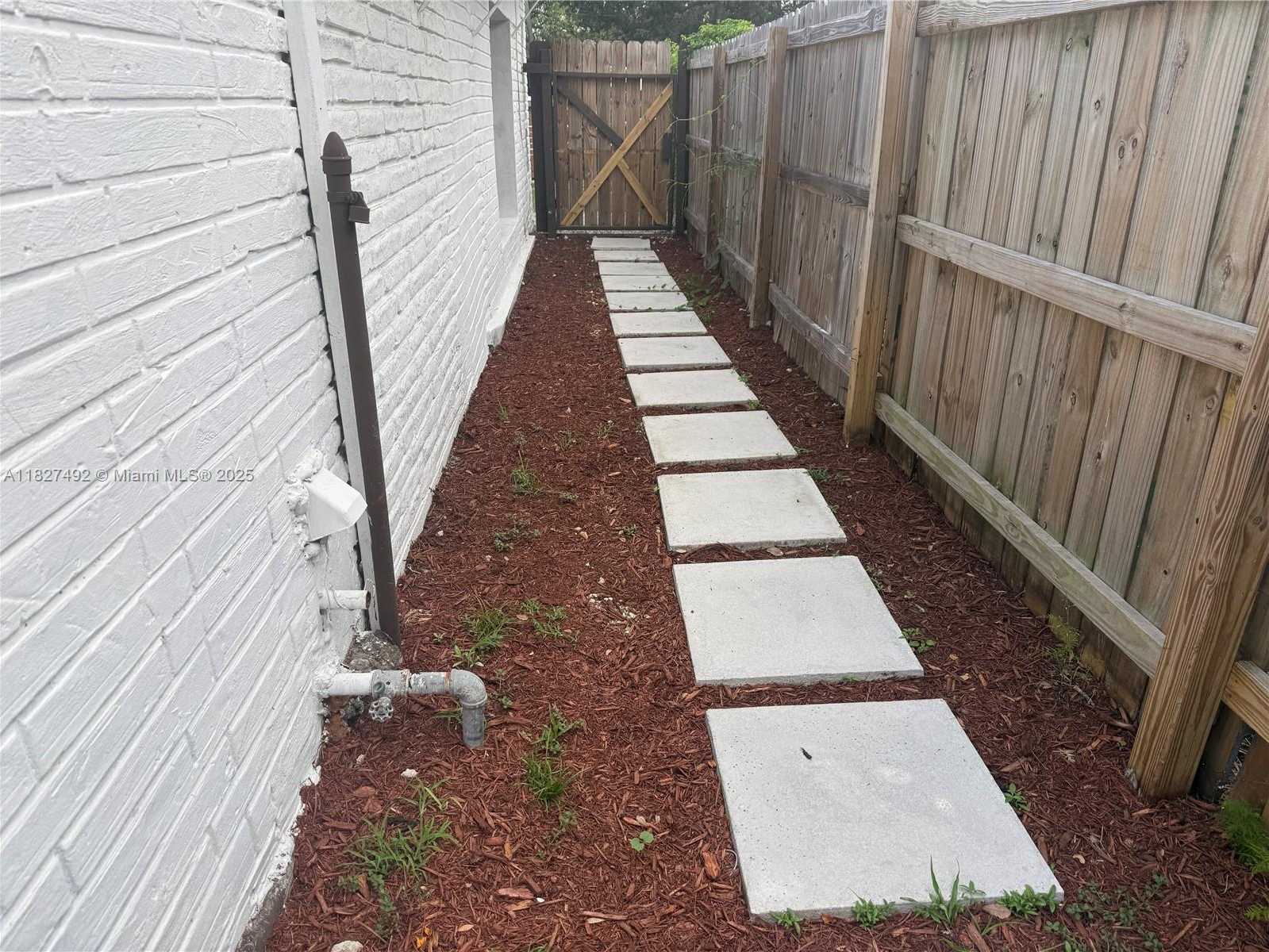 Small Image of 825 NORTH WEST 127TH ST, North Miami Number 14