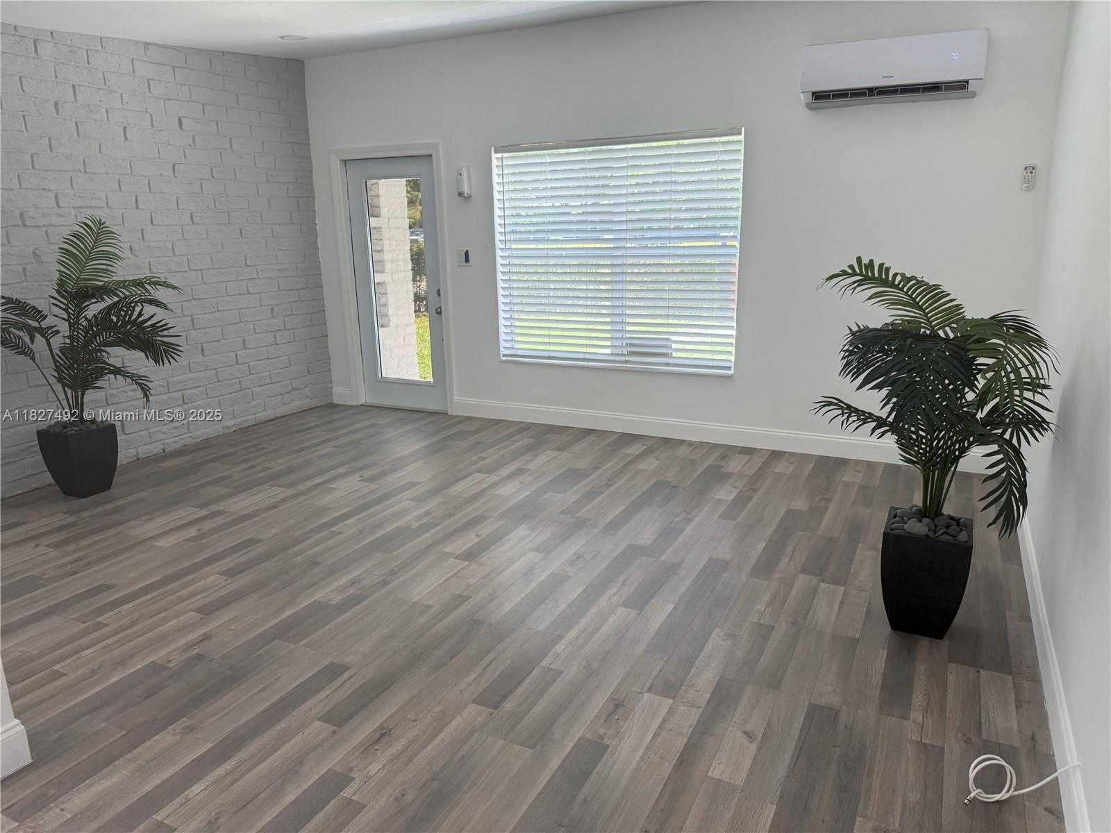 Small Image of 825 NORTH WEST 127TH ST, North Miami Number 3