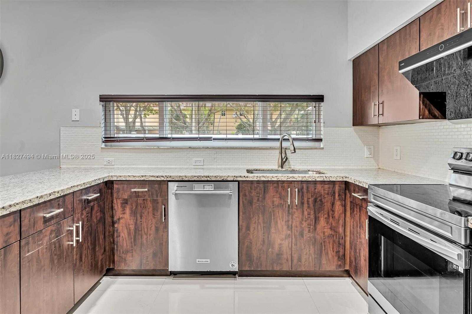 Small Image of 10301 PANAMA ST, Cooper City Number 21