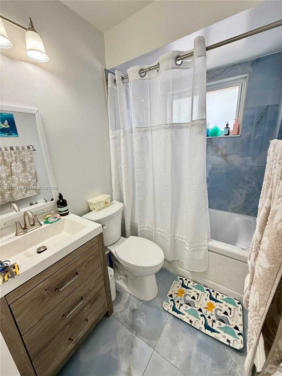 Small Image of 10381 SOUTH WEST 205TH TER, Cutler Bay Number 12