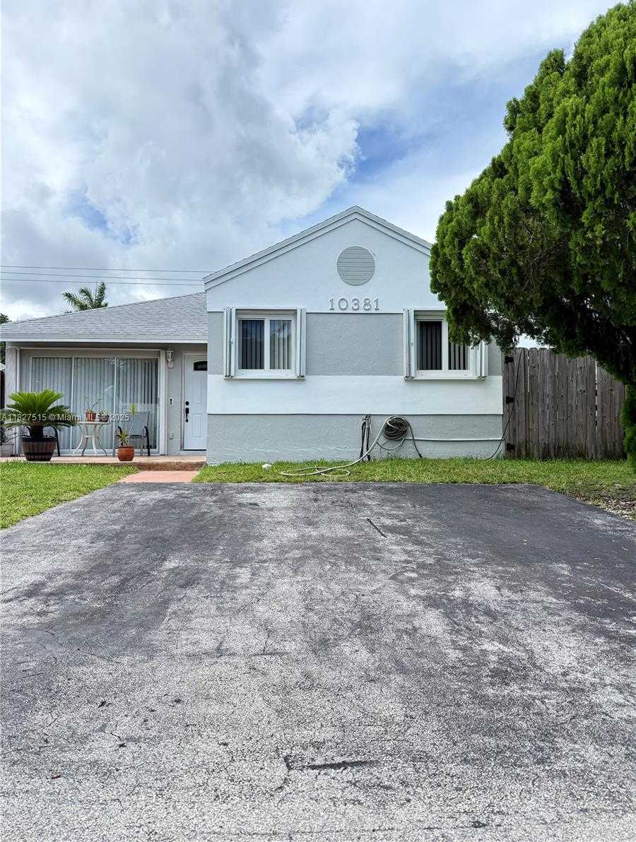 Small Image of 10381 SOUTH WEST 205TH TER, Cutler Bay Number 2