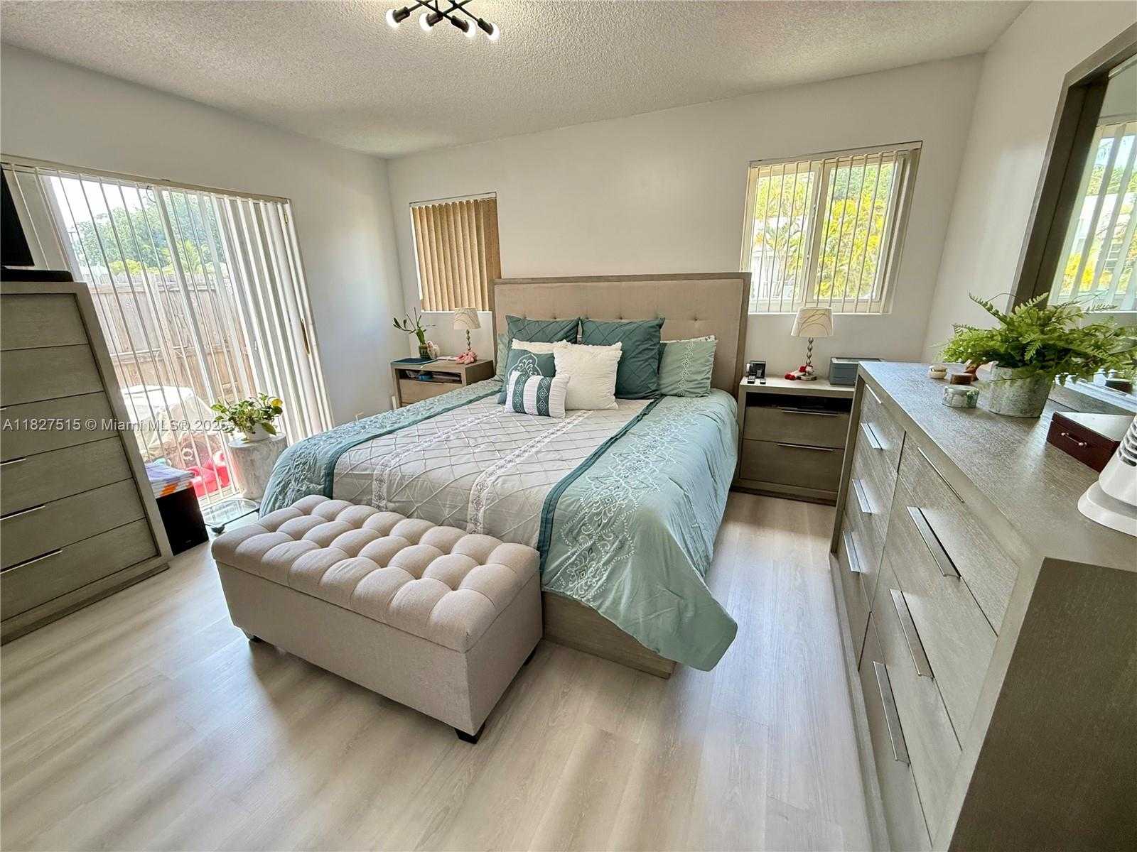 Small Image of 10381 SOUTH WEST 205TH TER, Cutler Bay Number 6
