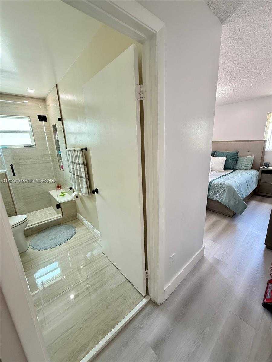 Small Image of 10381 SOUTH WEST 205TH TER, Cutler Bay Number 8