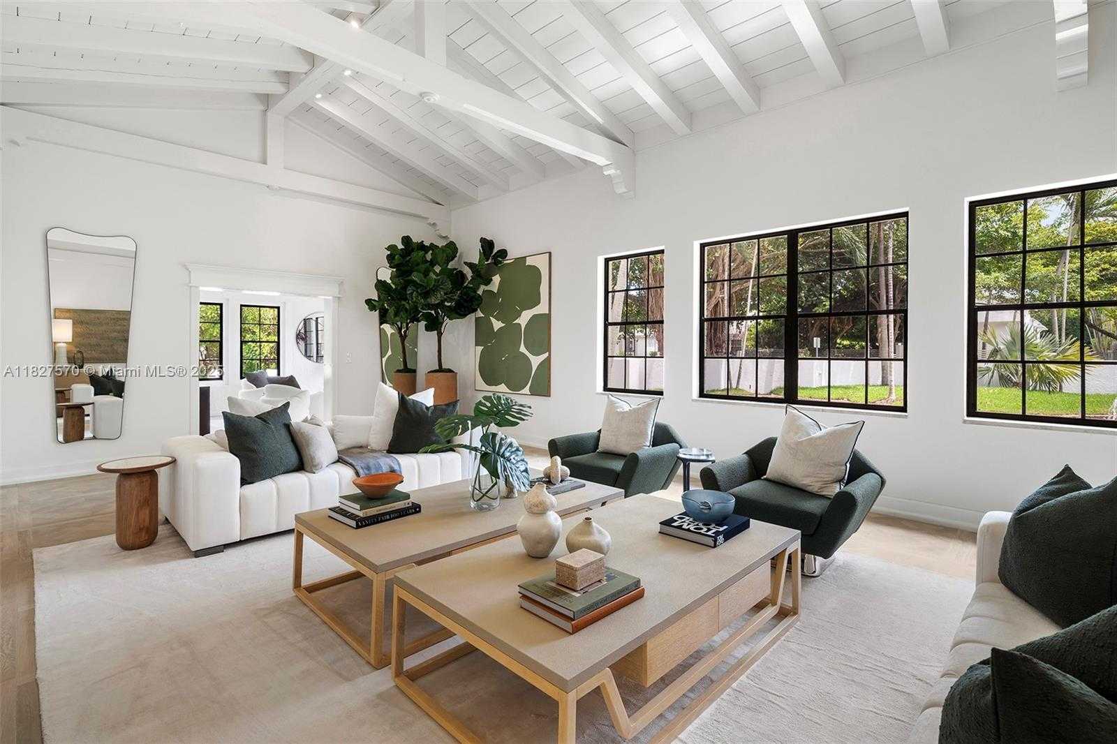 Small Image of 3500 FLAMINGO DR, Miami Beach Number 3