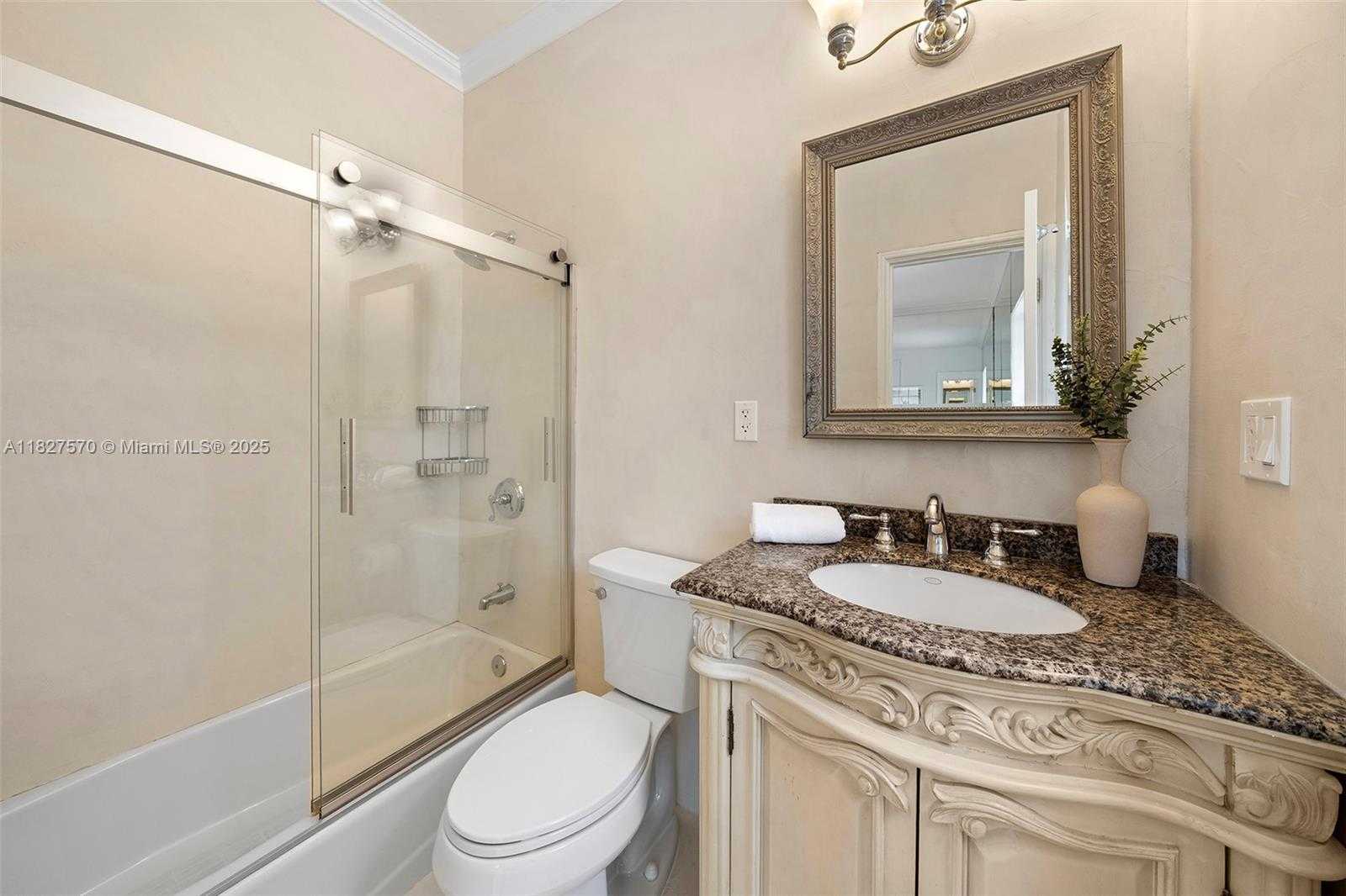 Small Image of 3500 FLAMINGO DR, Miami Beach Number 38
