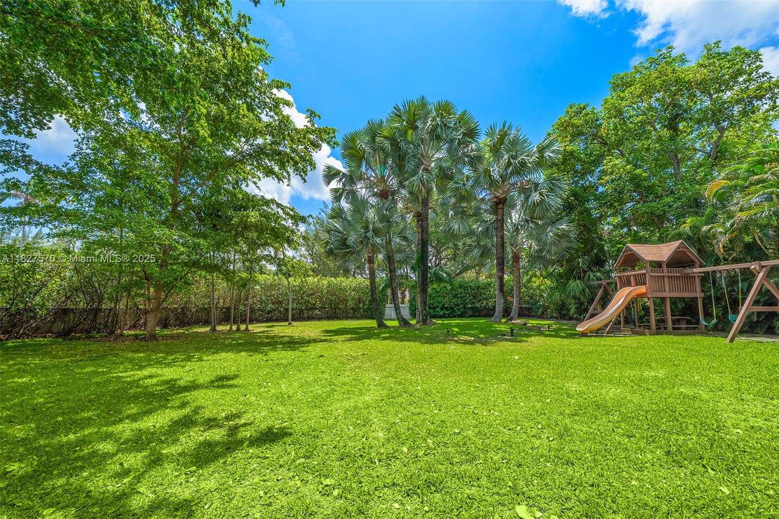 Small Image of 3500 FLAMINGO DR, Miami Beach Number 50