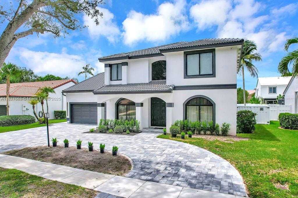 Small Image of 10746 CHARLESTON PL, Cooper City Number 2