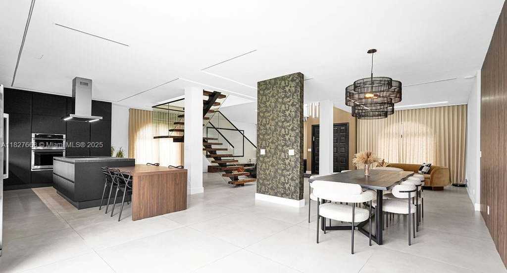 Small Image of 10746 CHARLESTON PL, Cooper City Number 23