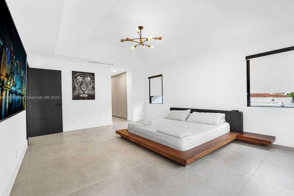 Small Image of 10746 CHARLESTON PL, Cooper City Number 36