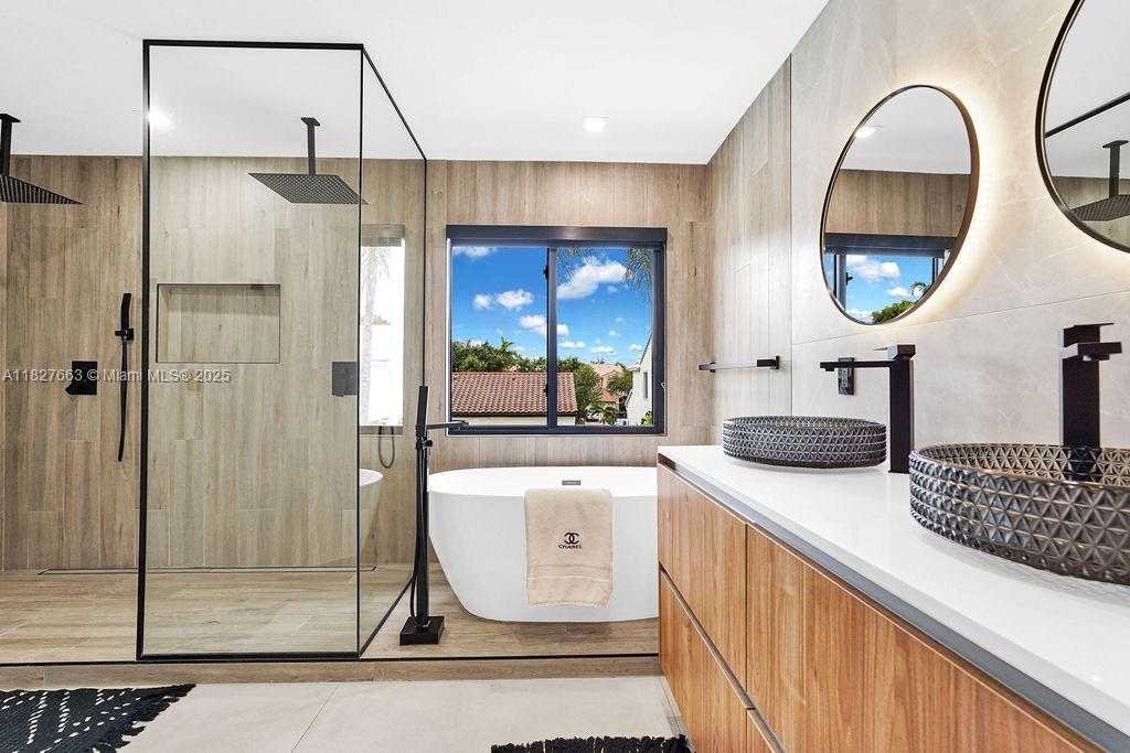 Small Image of 10746 CHARLESTON PL, Cooper City Number 38